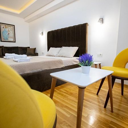 Queens Central Apartments Ohrid Ngoại thất bức ảnh