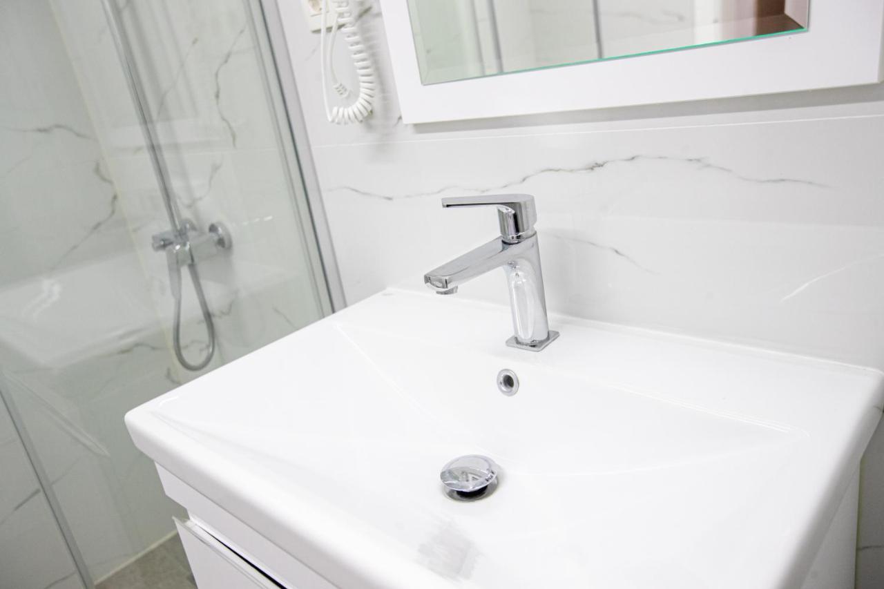Queens Central Apartments Ohrid Ngoại thất bức ảnh
