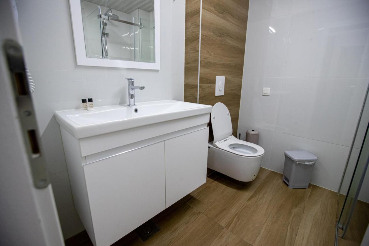 Queens Central Apartments Ohrid Ngoại thất bức ảnh